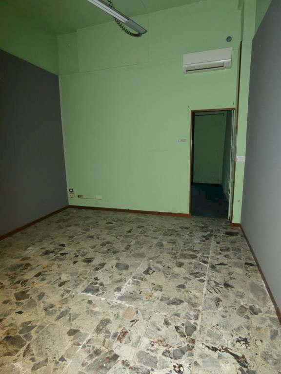 Ufficio - Shop via Pierino Belli, Alba - photo 1