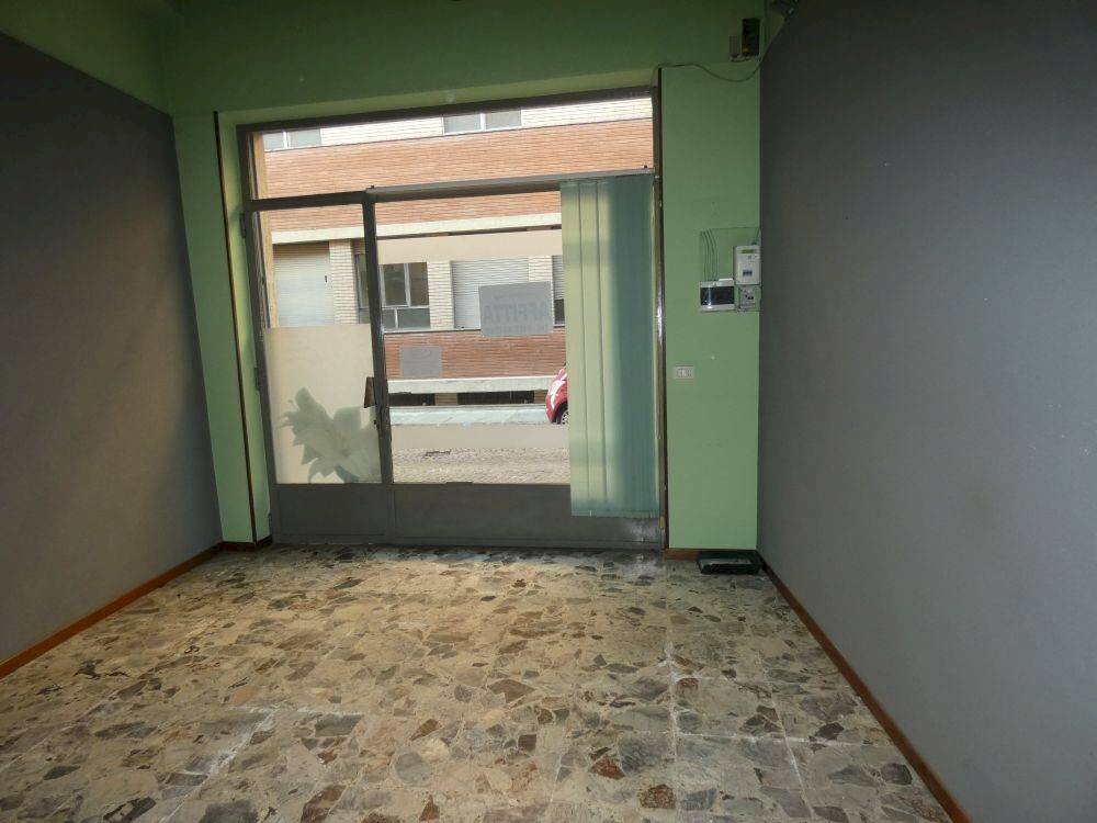 Interno non residenziale - Shop via Pierino Belli, Alba - photo 2