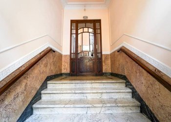 Interno palazzo - Trilocale via Antonio Meucci, 8, Cuneo (zona Centro) - foto 2