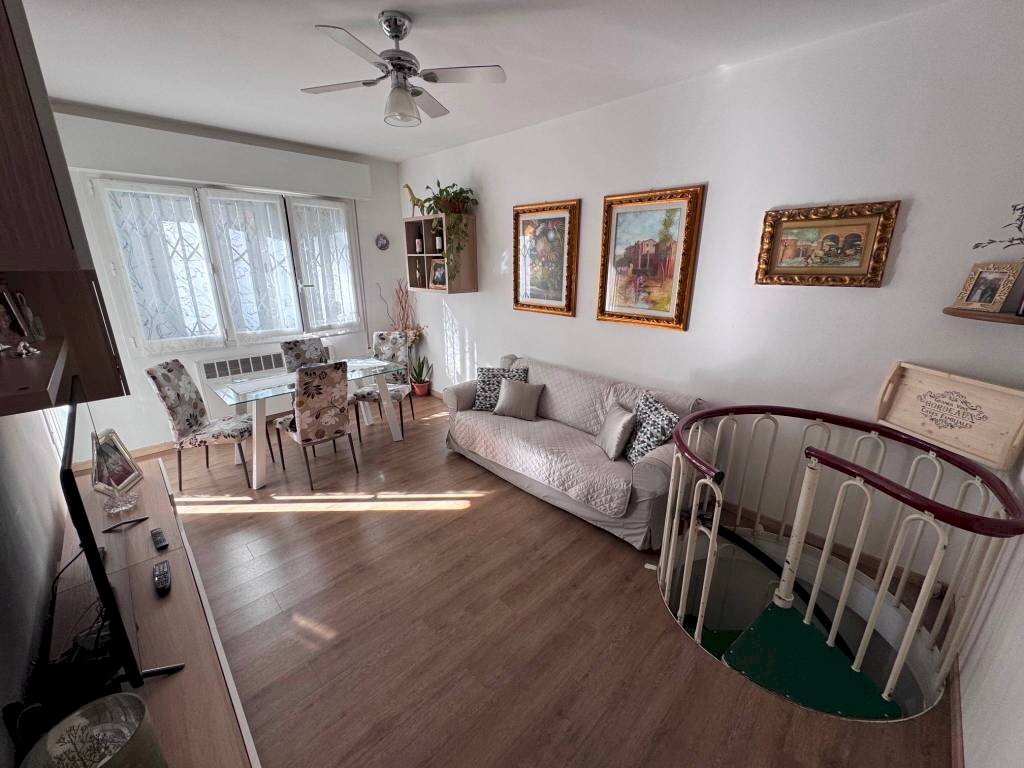 Soggiorno - Four-room apartment via 2 Giugno, 1, Calderara di Reno - photo 1