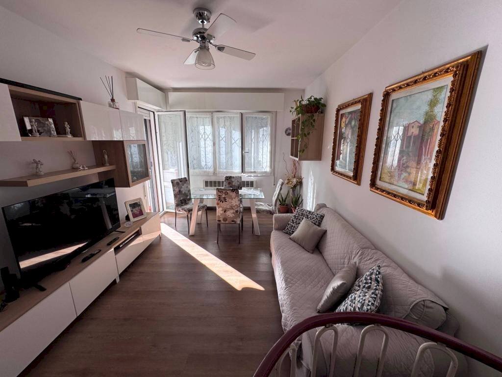 Soggiorno - Four-room apartment via 2 Giugno, 1, Calderara di Reno - photo 2