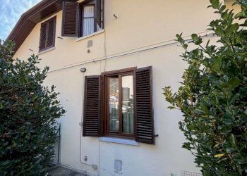 Facciata - Villa piazza della Pace, 3, Villar Perosa - foto 33