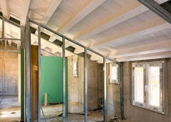 Interno non residenziale - Trilocale viale Antonio Silvani, Bologna (zona Centro Storico) - foto 2