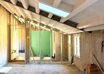 Interno non residenziale - Trilocale viale Antonio Silvani, Bologna (zona Centro Storico) - foto 3