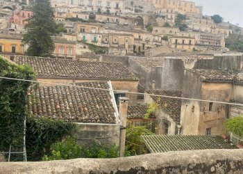 WhatsApp Image 2025-11-18 at 13.29.29.jpeg - Porzione di casa Via Ritiro 33, Modica - foto 2