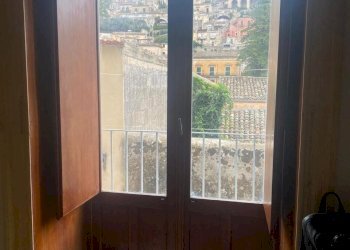 WhatsApp Image 2025-11-18 at 13.29.30 (2).jpeg - Porzione di casa Via Ritiro 33, Modica - foto 5