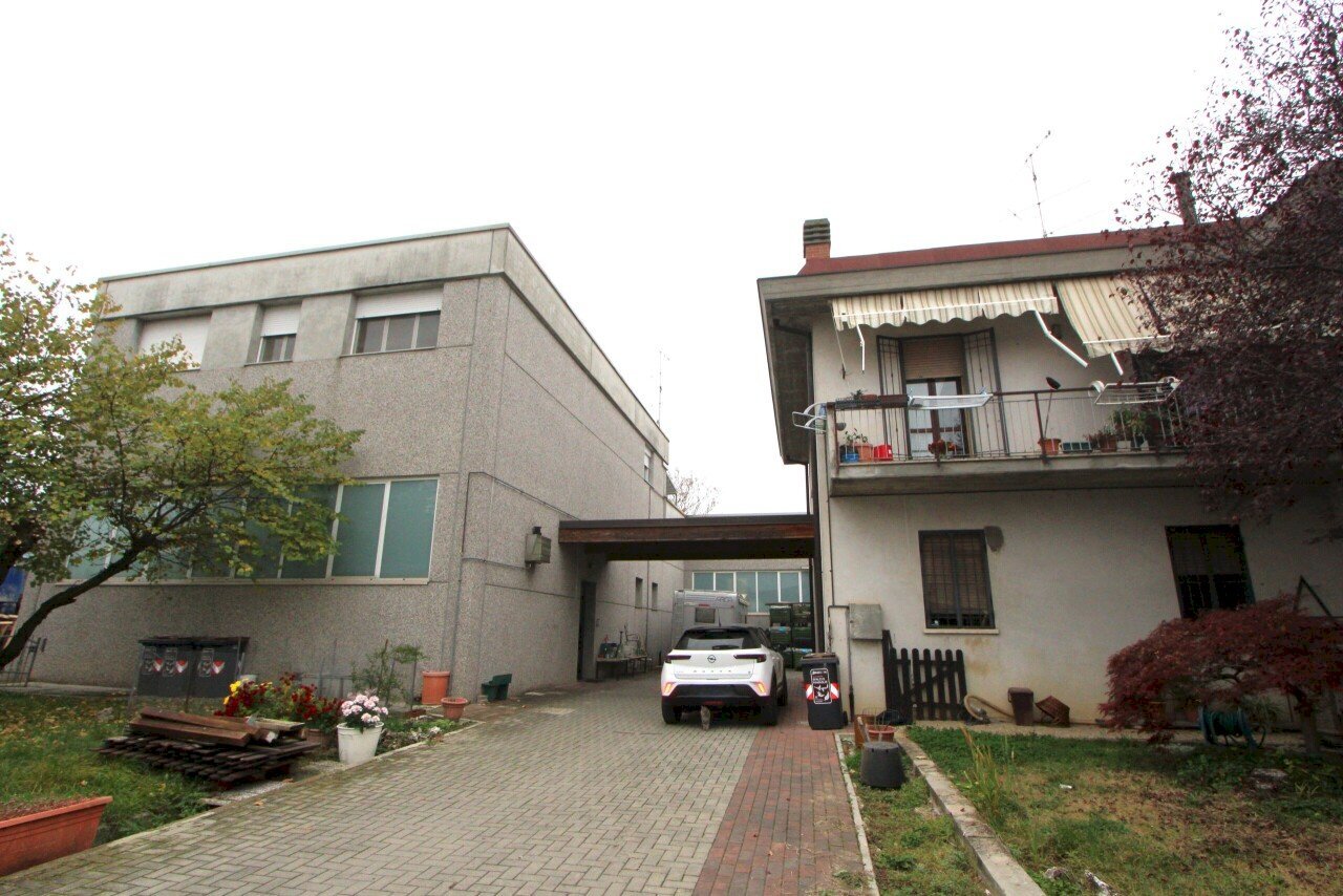 IMG_8437.jpg - Capannone Via Provinciale Est, Valsamoggia - foto 1