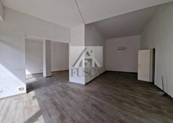 fondo-vendia-lucca-fusca_3.jpg - Capannone Via Sant'Anna, Lucca - foto 5