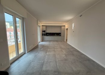 IMG_3910.jpg - Quadrilocale Via Dante, Alassio - foto 2