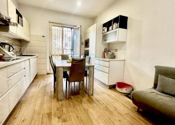 soggiorno - Quadrilocale Via Filippo Turati 11, Savona - foto 3