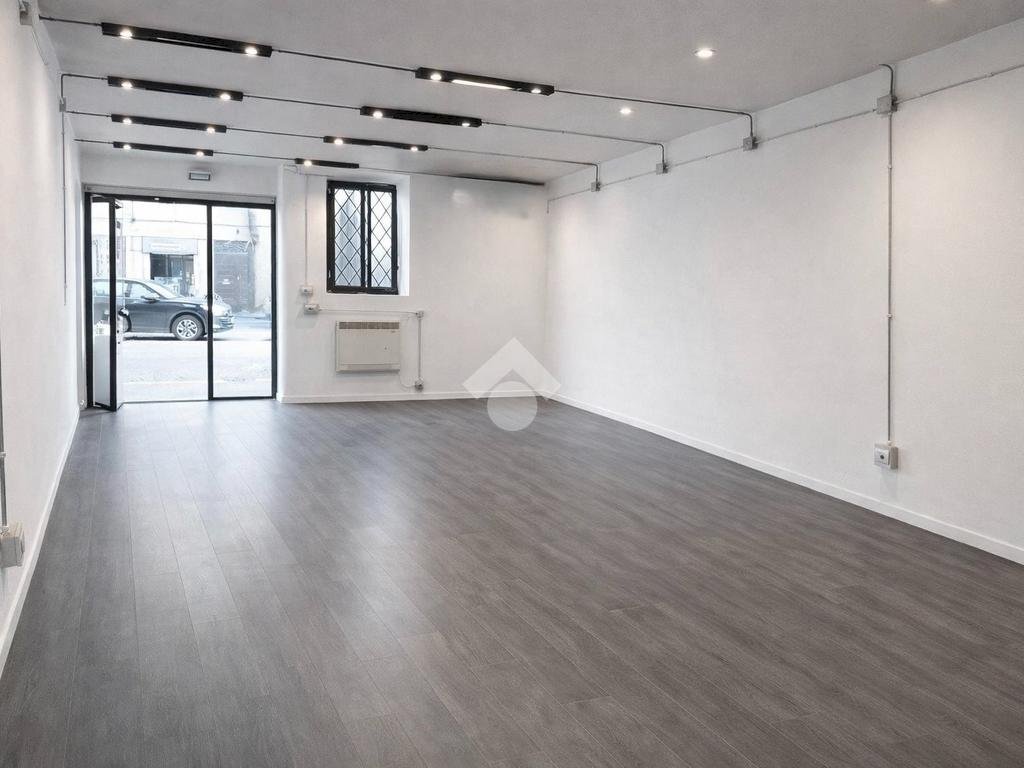 Negozio Via Guido da Castello, Reggio nell'Emilia - foto 1