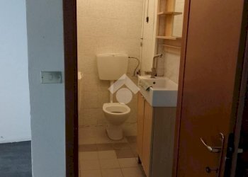 Negozio Via Guido da Castello, Reggio nell'Emilia - foto 8