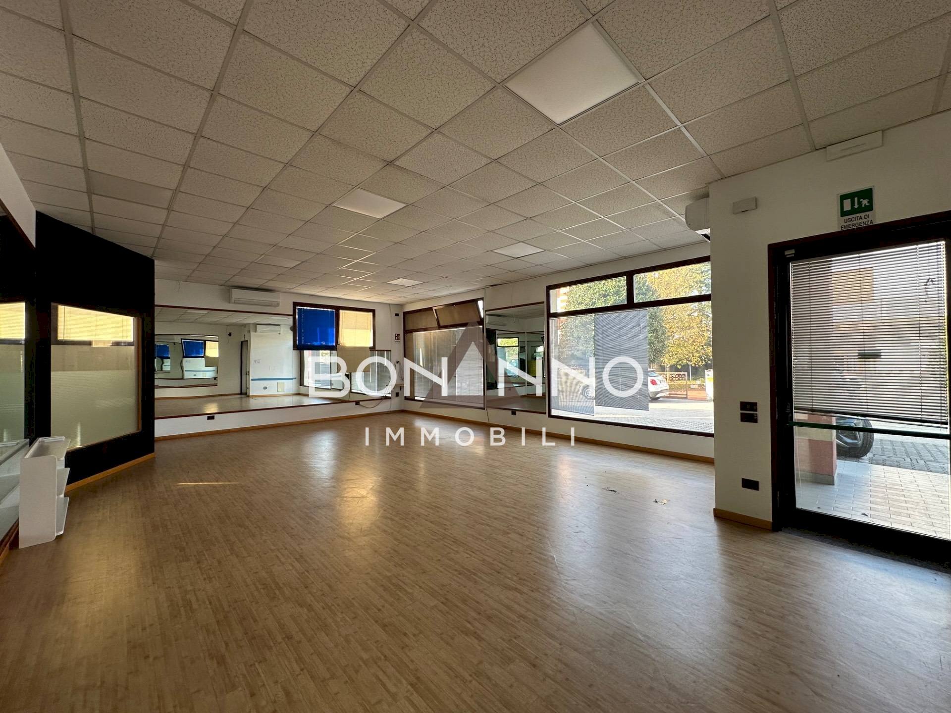 Foto 3 - Commercial Premises VIA STRAELLE SAN PIETRO
 
12/H, Camposampiero - photo 3