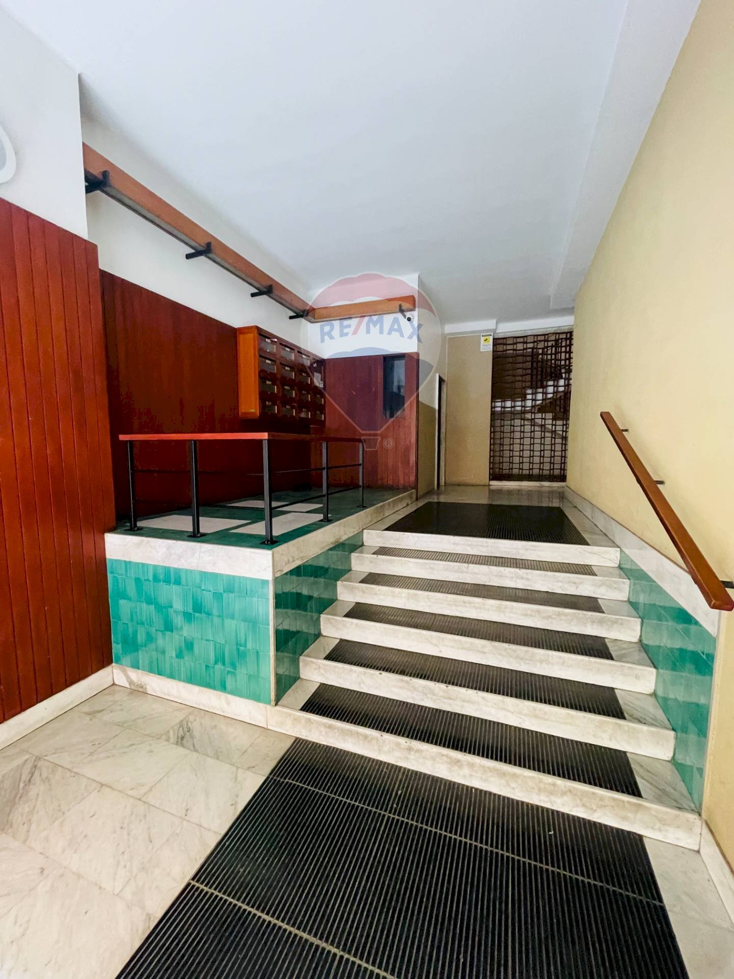 Ricezione / Lobby - Three-room apartment Via Carulli
 
54, Bari - photo 3