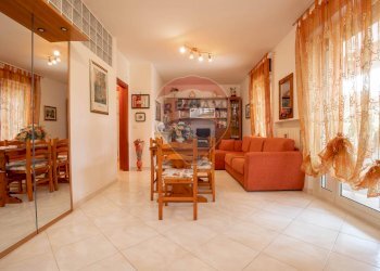 Sala da pranzo - Terraced Villa Viale Della Repubblica
 
17, Valenzano - photo 6