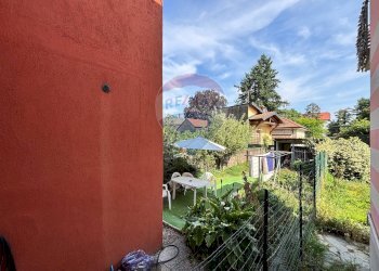 Giardino - Casa semi indipendente Vicolo Piatti
 
10, Viggiù - foto 8