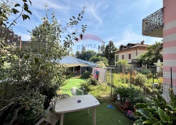 Giardino - Casa semi indipendente Vicolo Piatti
 
10, Viggiù - foto 10