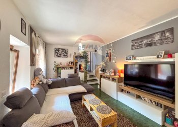 Soggiorno - Casa semi indipendente Vicolo Piatti
 
10, Viggiù - foto 11