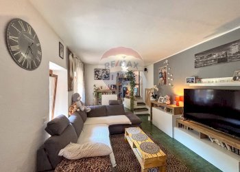 Soggiorno - Casa semi indipendente Vicolo Piatti
 
10, Viggiù - foto 12