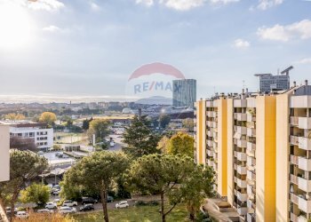 Edificio all\'aperto - Quadrilocale Via Salvatore Quasimodo
 
40, Roma - foto 2