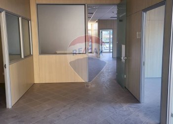 Hall / corridoio - Commercial Premises Via Caravaglios
 
46, Castelvetrano - photo 5