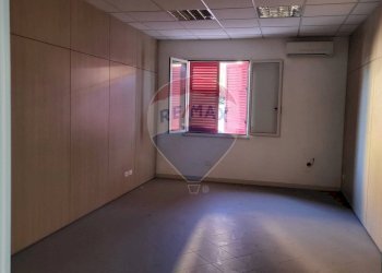 Stanza vuota - Commercial Premises Via Caravaglios
 
46, Castelvetrano - photo 7