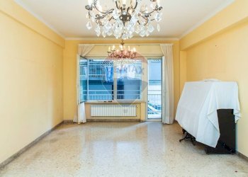 Stanza vuota - Quadrilocale Via Eleonora D'Angiò
 
46, Catania - foto 6