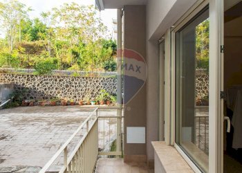 Balcone - Quadrilocale Via Eleonora D'Angiò
 
46, Catania - foto 8