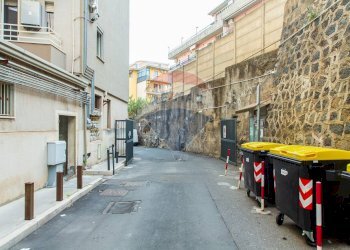 Edificio all\'aperto - Quadrilocale Via Eleonora D'Angiò
 
46, Catania - foto 27