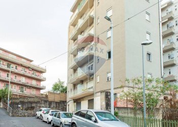 Edificio all\'aperto - Quadrilocale Via Eleonora D'Angiò
 
46, Catania - foto 30
