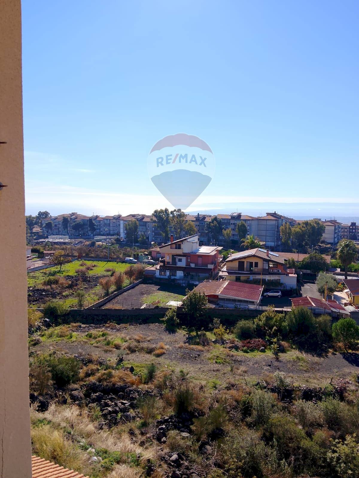 Vista delle montagne - Appartamento Via Comunità Europea
 
17, Catania - foto 3