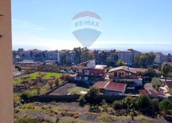 Vista delle montagne - Appartamento Via Comunità Europea
 
17, Catania - foto 3