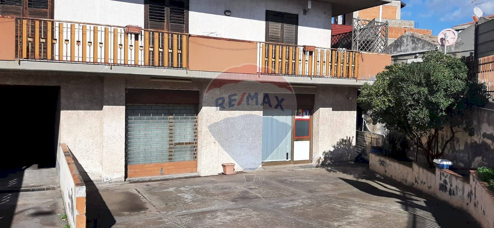 Edificio all\'aperto - Laboratorio Via Che Guevara
 
105, Belpasso - foto 1