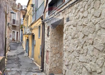 Edificio all\'aperto - Casa indipendente Via Guglielmo Oberdan
 
33, Paterno - foto 24