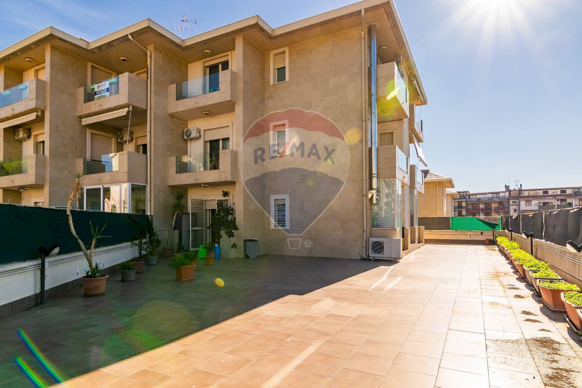 Edificio all\'aperto - Trilocale VIA BATTELLO, Catania - foto 2