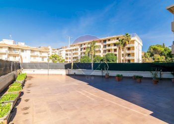 Edificio all\'aperto - Trilocale VIA BATTELLO, Catania - foto 1