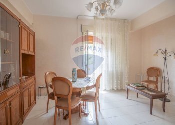 Sala da pranzo - Trilocale via madonna della via
 
221, Caltagirone - foto 1