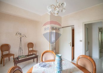 Sala da pranzo - Trilocale via madonna della via
 
221, Caltagirone - foto 8