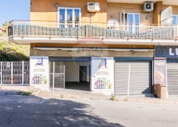 Edificio all\'aperto - Commercial Premises Via Lo Jacono Francesco
63/65, Sant'Agata Li Battiati - photo 1