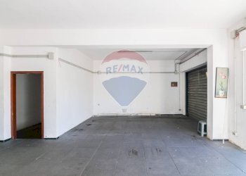 Parcheggio - Commercial Premises Via Lo Jacono Francesco
63/65, Sant'Agata Li Battiati - photo 3