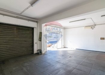 Stanza vuota - Commercial Premises Via Lo Jacono Francesco
63/65, Sant'Agata Li Battiati - photo 7