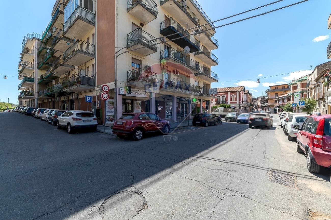 Edificio all\'aperto - Box Via Amedeo Duca d'Aosta
16, San Giovanni la Punta - foto 2