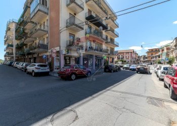 Edificio all\'aperto - Box Via Amedeo Duca d'Aosta
 
16, San Giovanni la Punta - foto 2