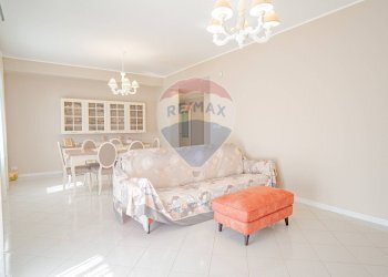 Sala da pranzo - Appartamento Via Bethancourt
 
1, Catania - foto 6