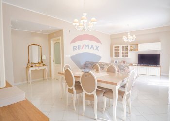 Sala da pranzo - Appartamento Via Bethancourt
 
1, Catania - foto 7