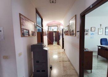 Hall / corridoio - Ufficio Via Don Bosco
 
45, Lecce - foto 18