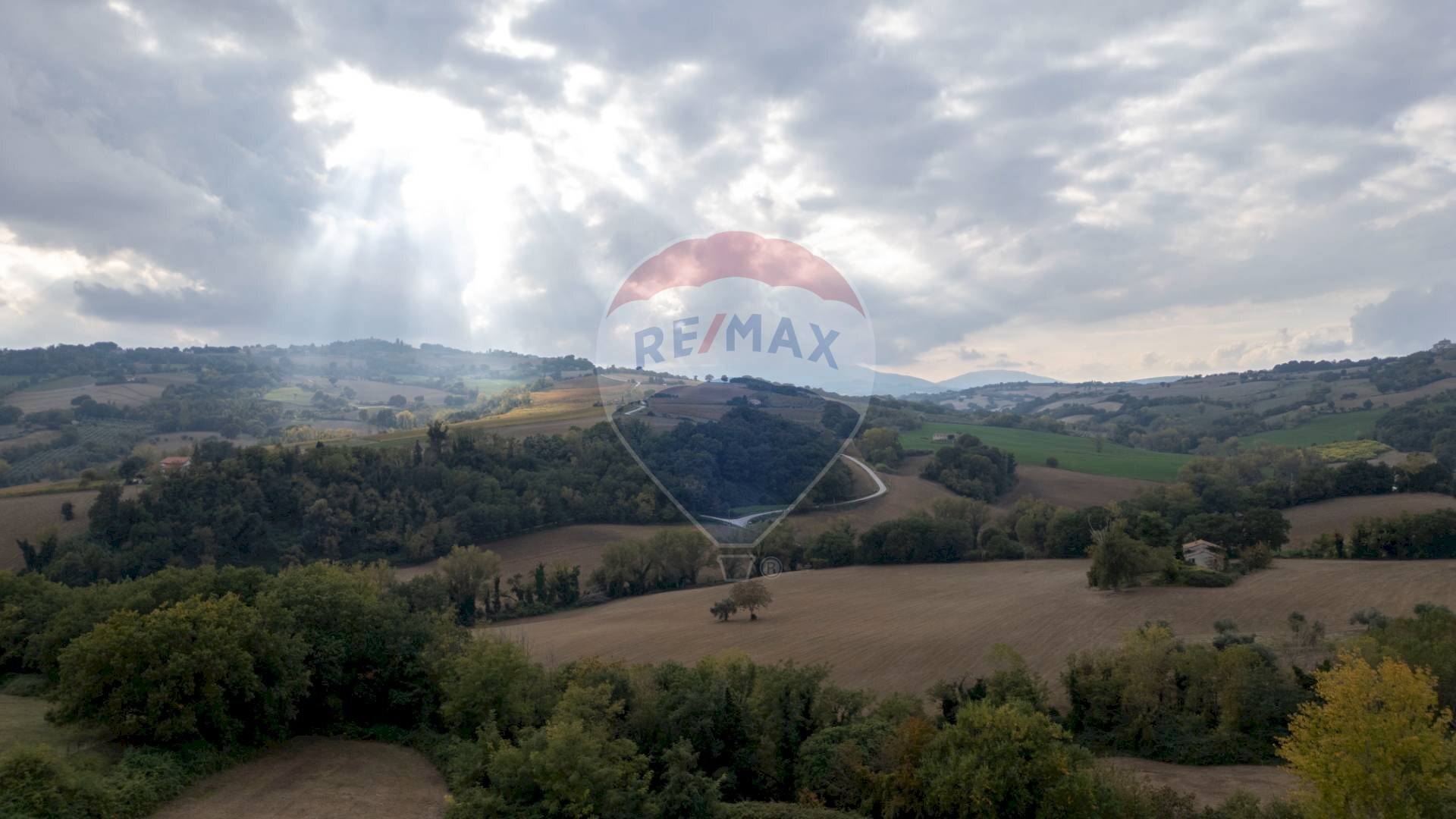 Vista drone Ovest 07 - Terreno agricolo Via Giardino Campioli 10
 
snc, Terre Roveresche - foto 1