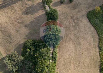 Vista drone strada/rudere 01 - Terreno agricolo Via Giardino Campioli 10
snc, Terre Roveresche - foto 12