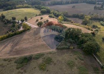 Vista drone 3/4 - Terreno agricolo Via Giardino Campioli 10
snc, Terre Roveresche - foto 14