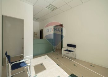 Ufficio - Shop Via San Francesco
 
89E, Jesi - photo 2